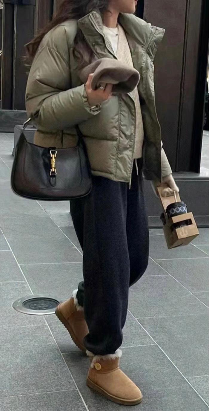 2025112816469498 180